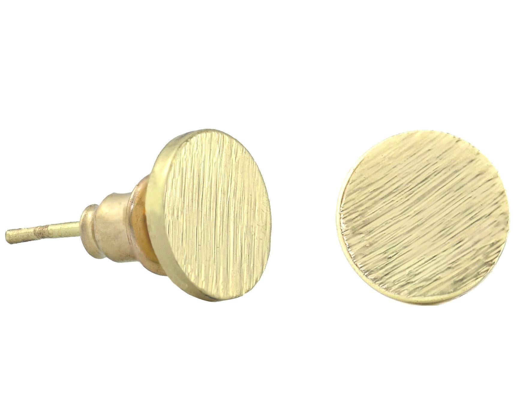 Pünktchen Ohrstecker in Gold