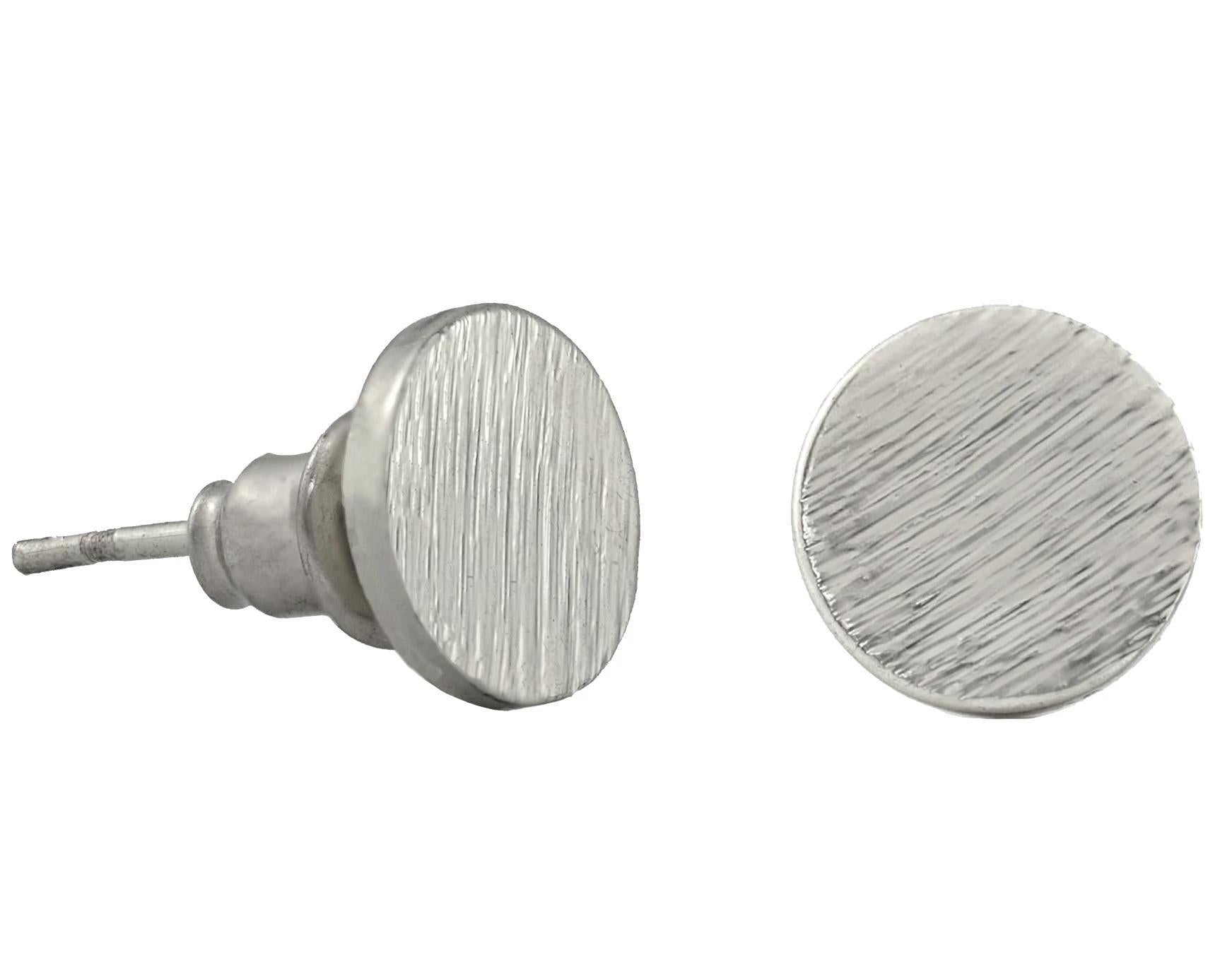 Pünktchen Ohrstecker in Silber