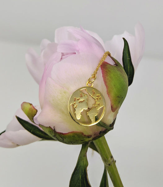 Halskette Wanderlust mit Weltkarte aus 925 Sterling Silber vergoldet