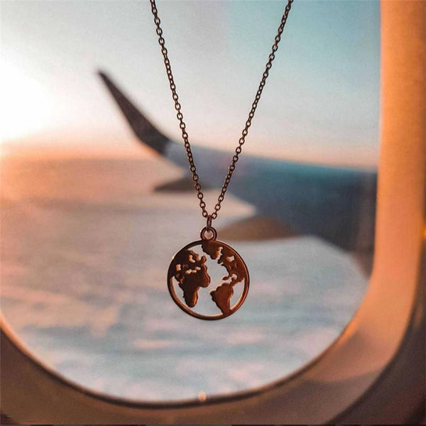 Halskette Wanderlust mit Weltkarte aus 925 Sterling Silber vergoldet