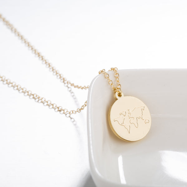 Halskette Wanderlust mit Weltkarte Coin aus Edelstahl in Silber