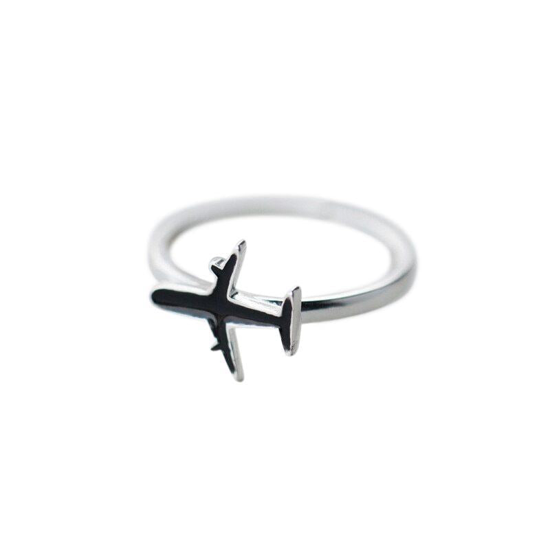 Ring Wanderlust mit Flugzeug aus 925 Sterling Silber mit Schwarz, verstellbar