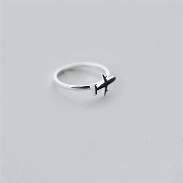 Ring Wanderlust mit Flugzeug aus 925 Sterling Silber mit Schwarz, verstellbar